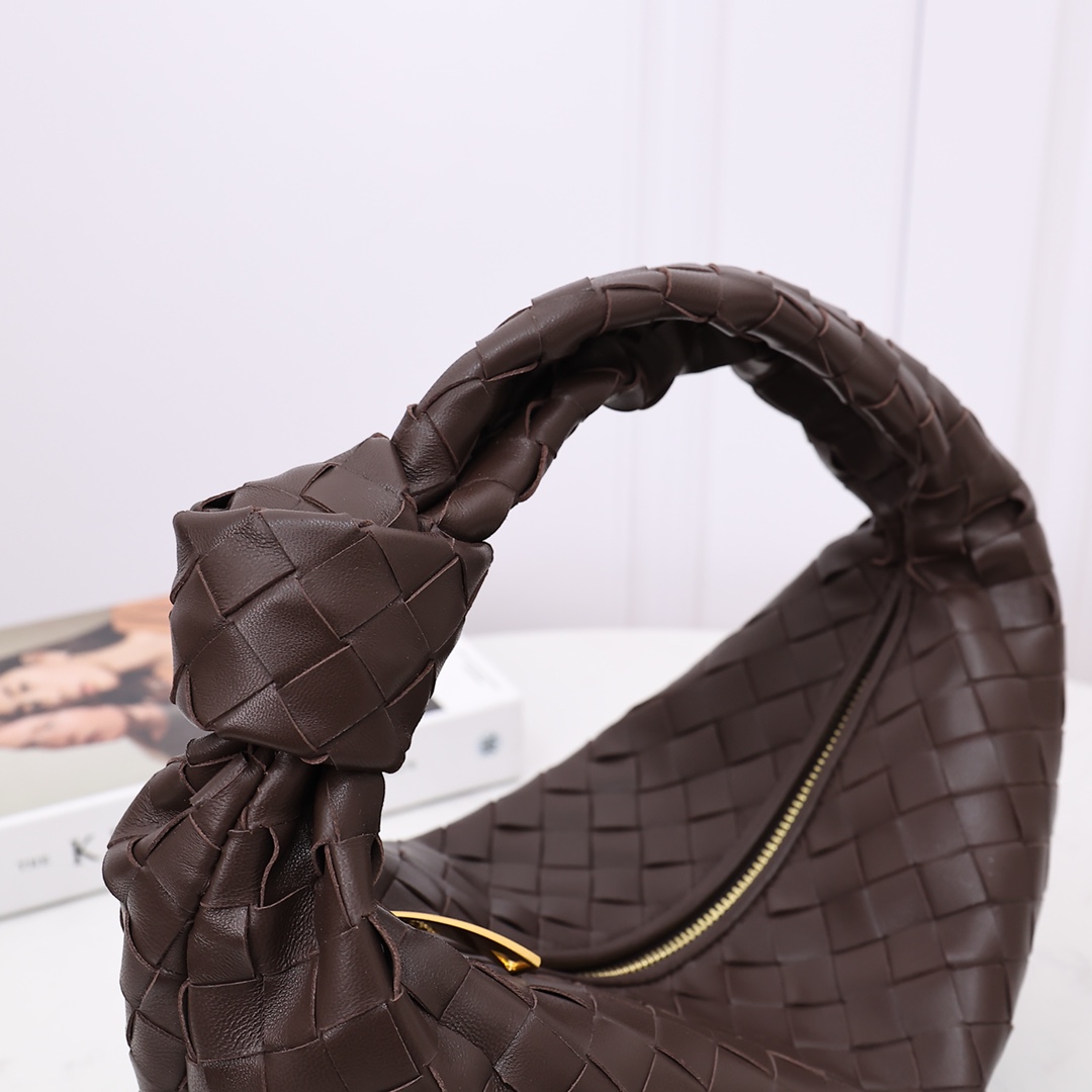 Bottega Veneta Teen Jodie - FashionPlug
