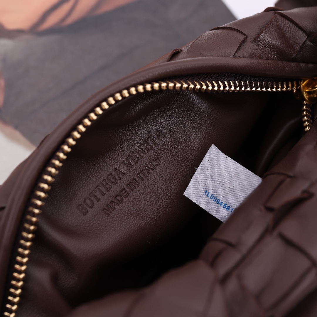 Bottega Veneta Teen Jodie - FashionPlug