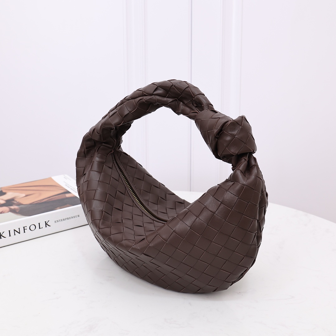 Bottega Veneta Teen Jodie - FashionPlug