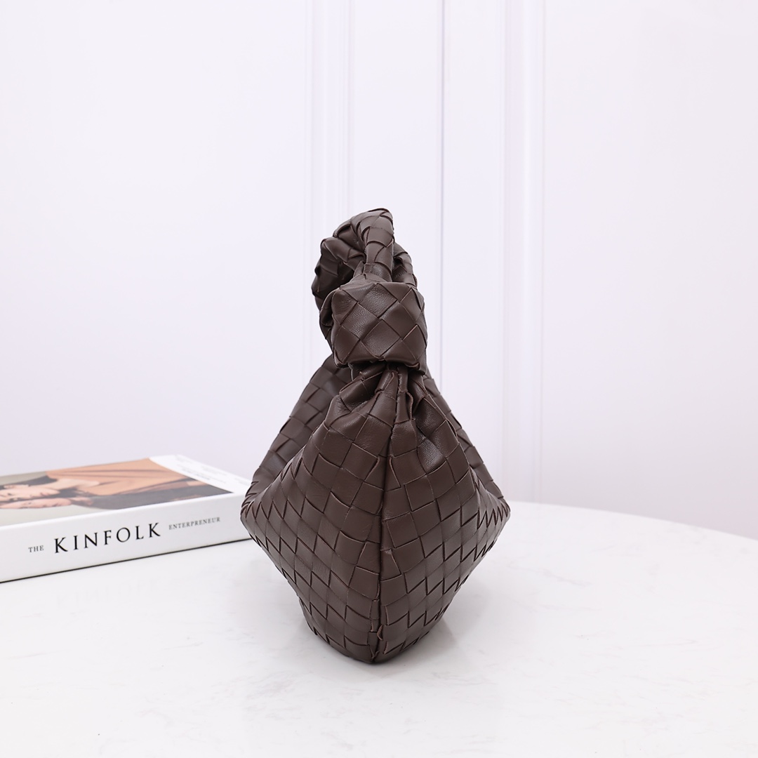Bottega Veneta Teen Jodie - FashionPlug