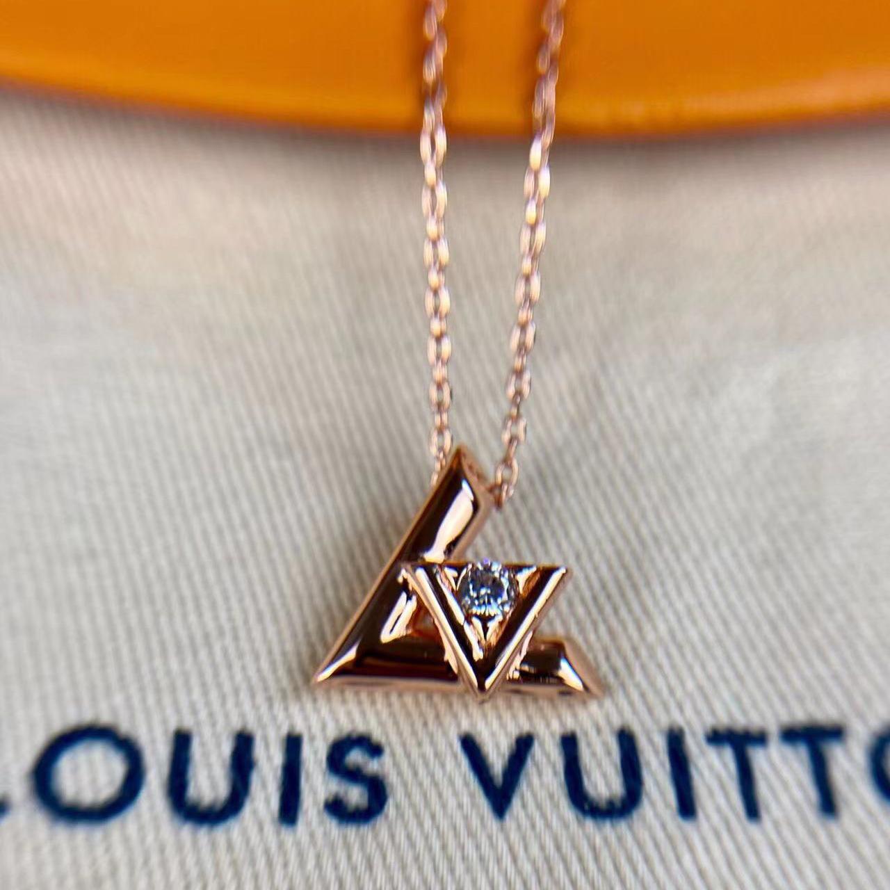 Louis Vuitton LV Volt One Small Pendant, Pink Gold And Diamond     Q93813 - FashionPlug