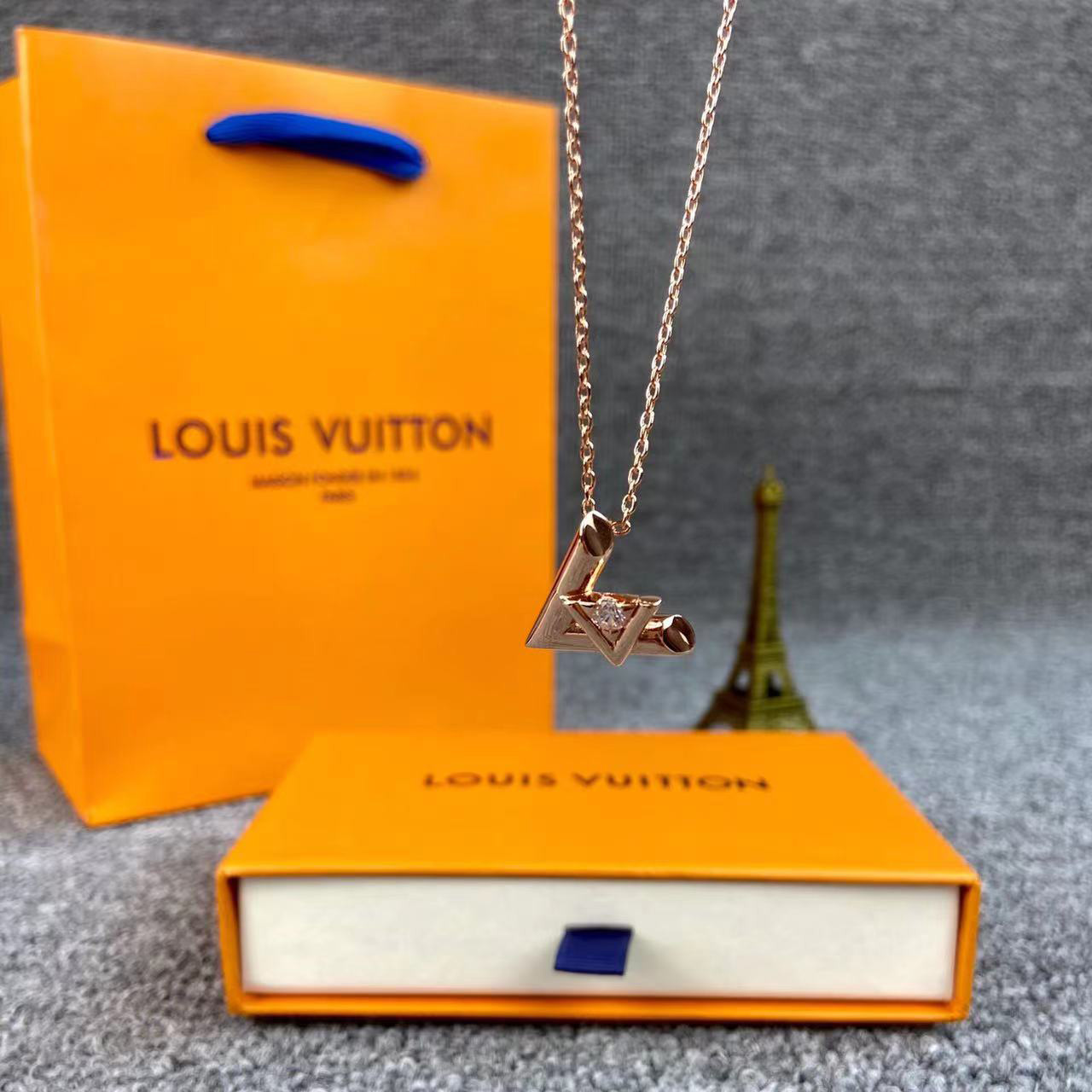 Louis Vuitton LV Volt One Small Pendant, Pink Gold And Diamond     Q93813 - FashionPlug