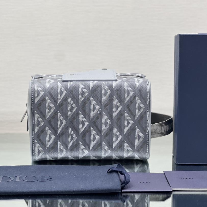 Dior Lingot Toiletry Case - FashionPlug