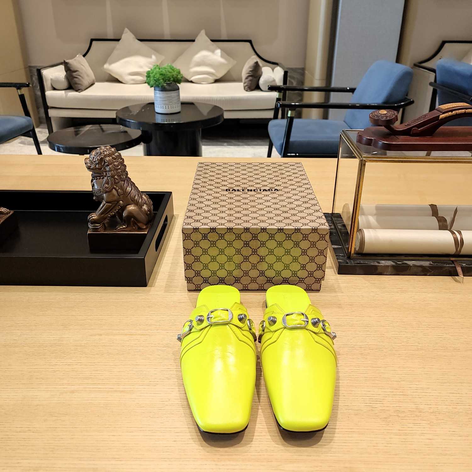 Balenciaga Women's Cosy Cagole Mule  - FashionPlug