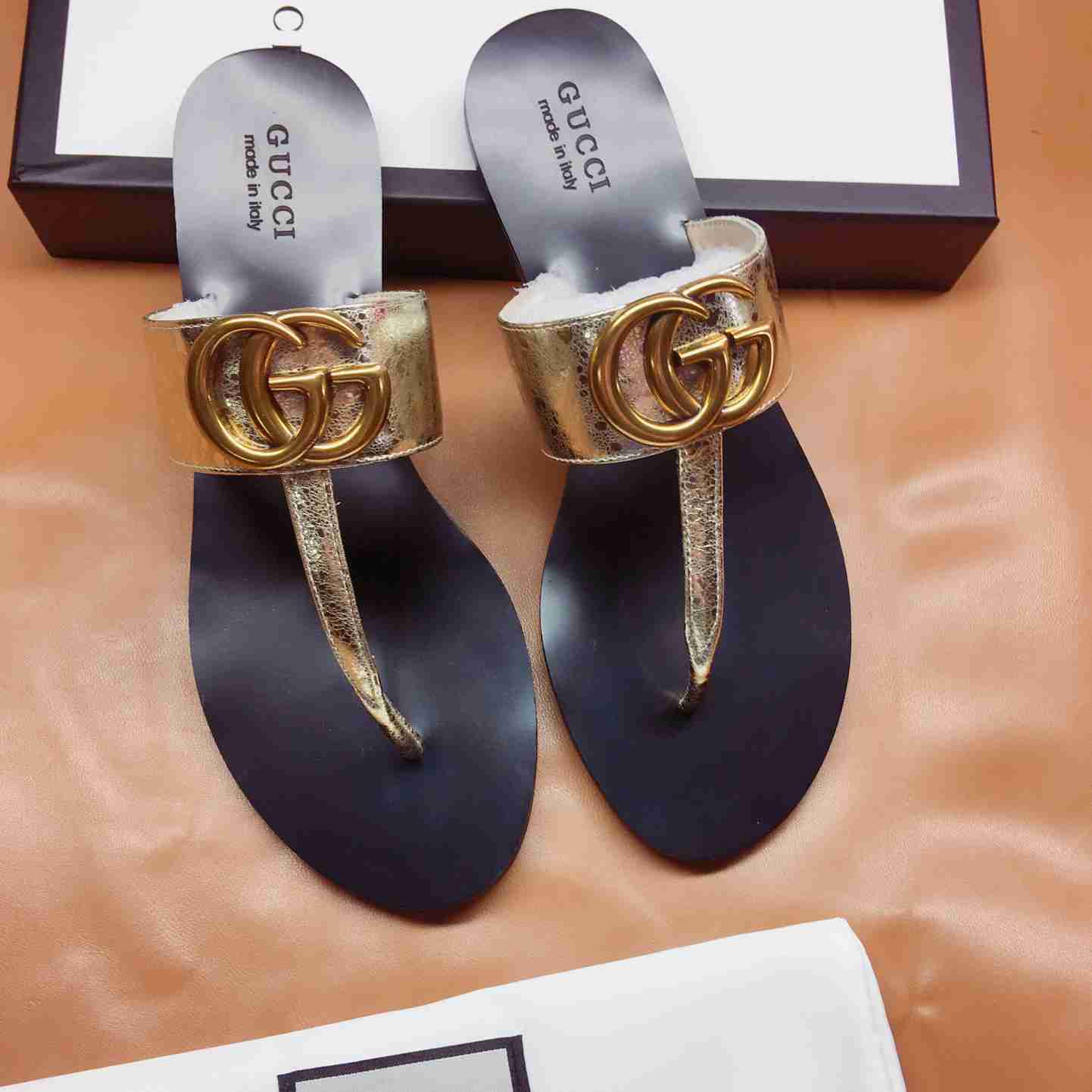 Gucci Marmont Leather Platform Sandals - FashionPlug
