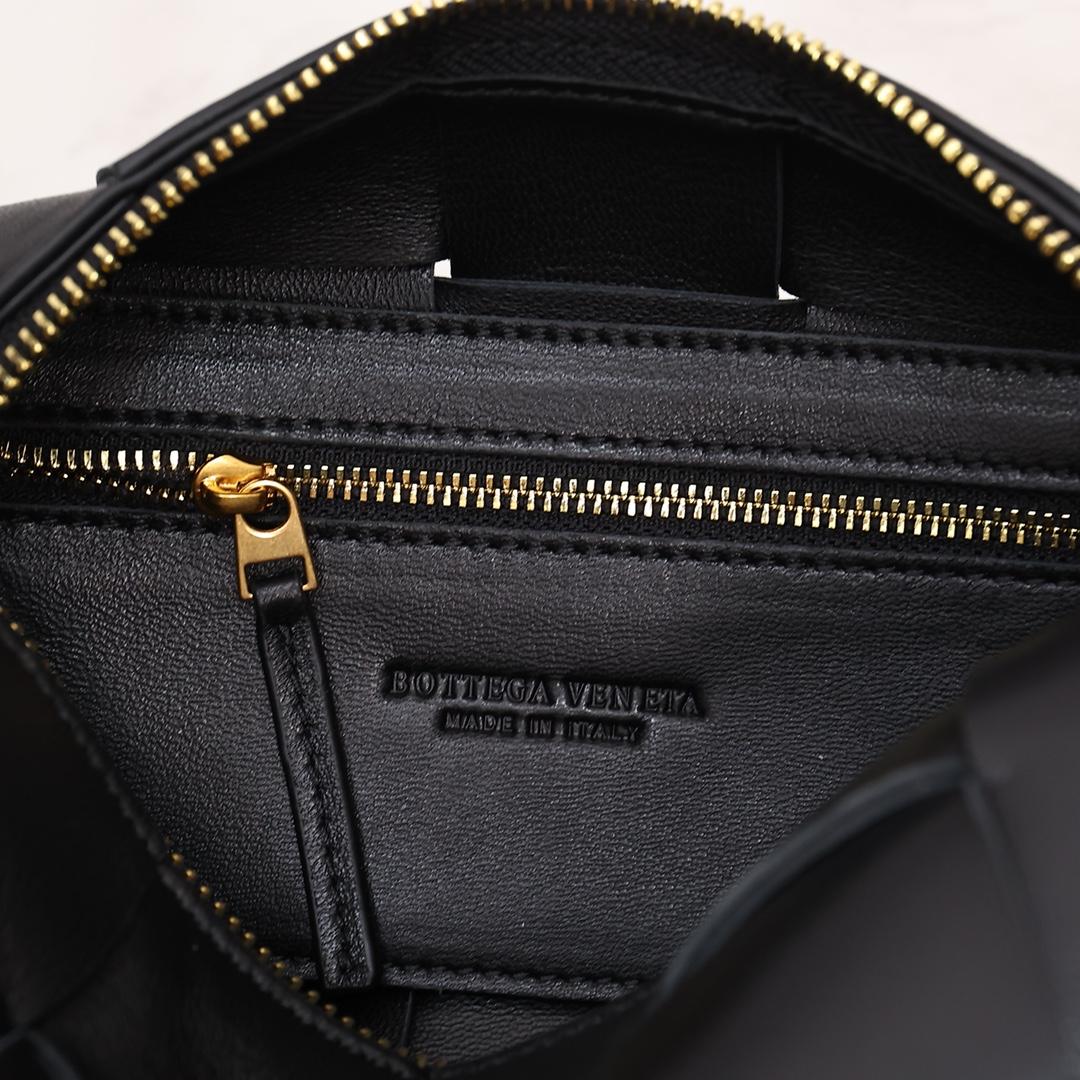 Bottega Veneta Small Brick Cassette - FashionPlug