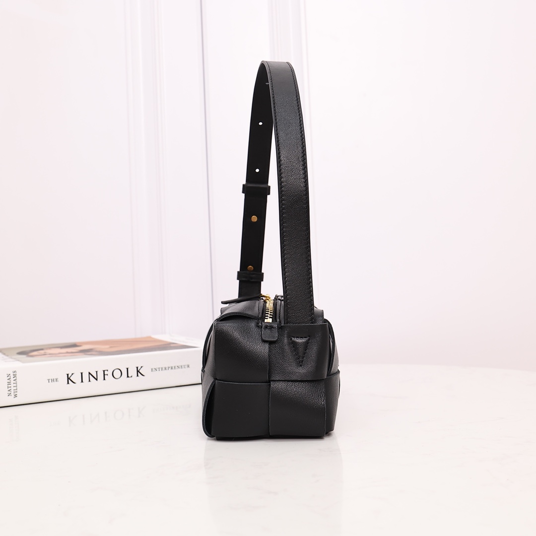 Bottega Veneta Small Brick Cassette - FashionPlug