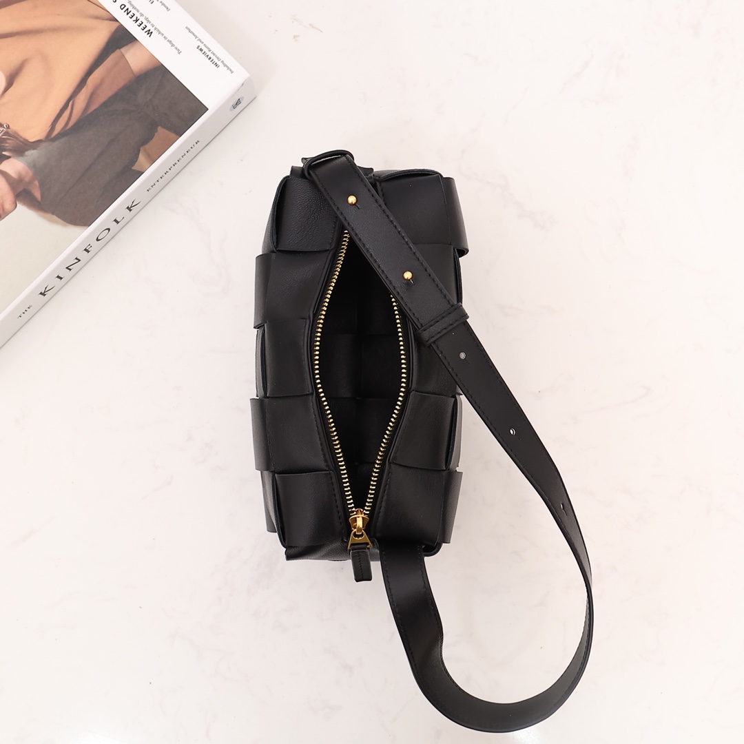 Bottega Veneta Small Brick Cassette - FashionPlug