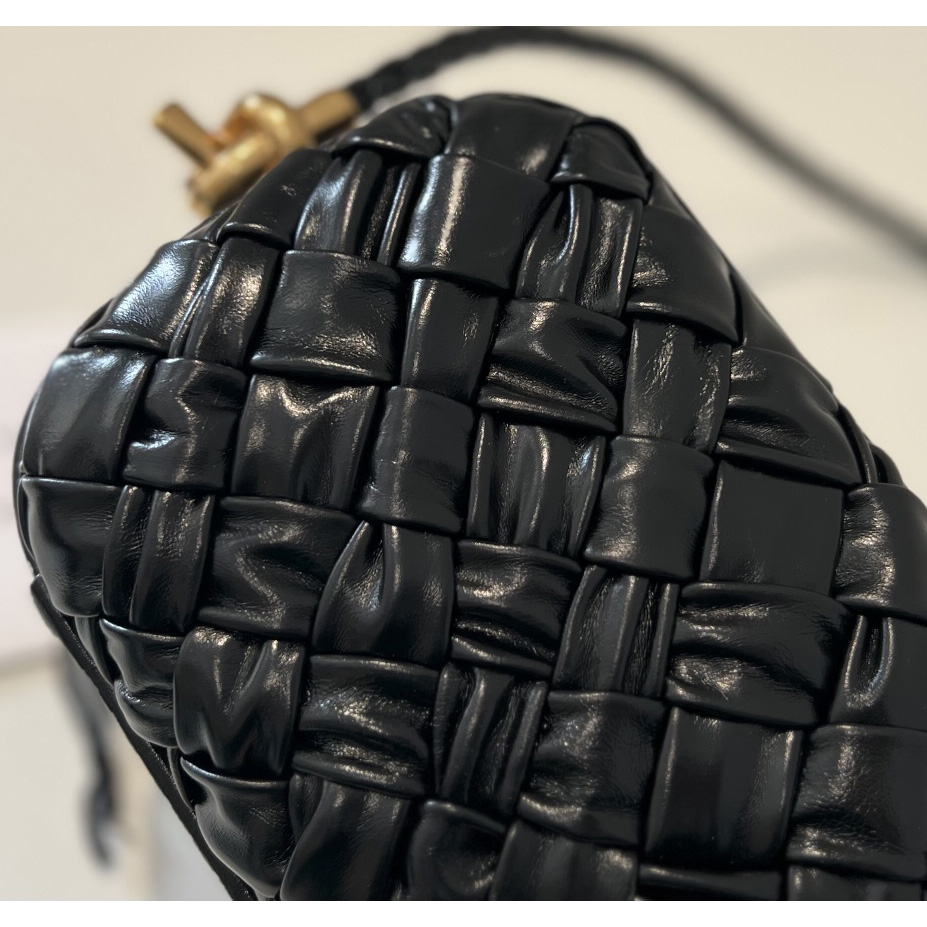 Bottega Veneta Knot On Strap - FashionPlug
