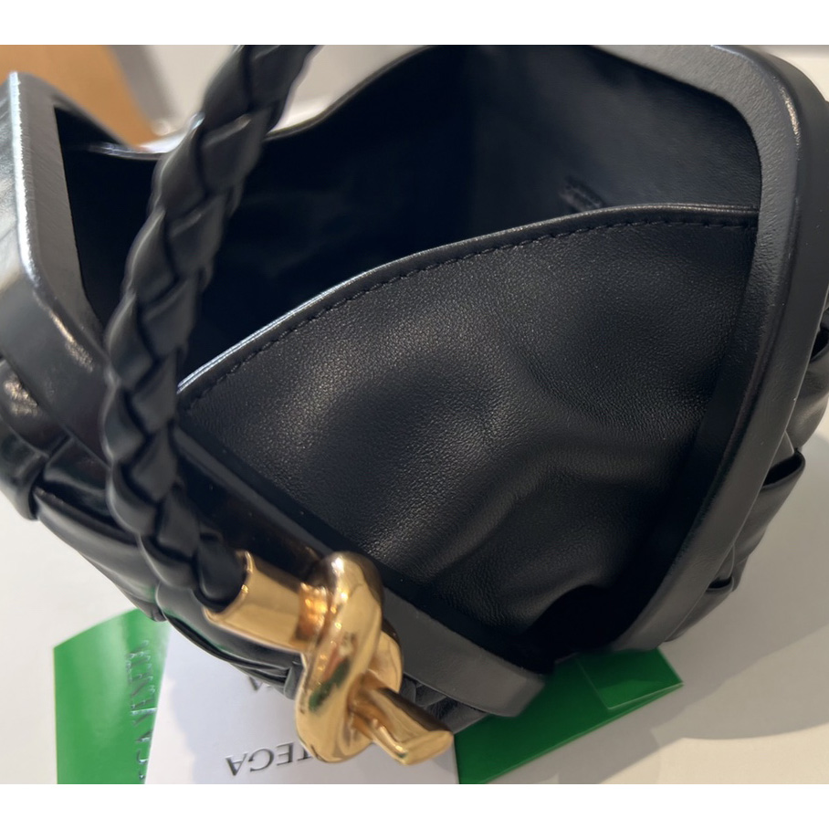 Bottega Veneta Knot On Strap - FashionPlug