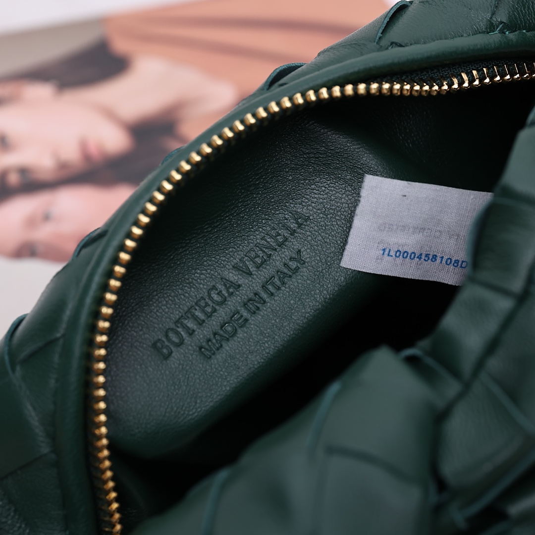 Bottega Veneta Teen Jodie - FashionPlug