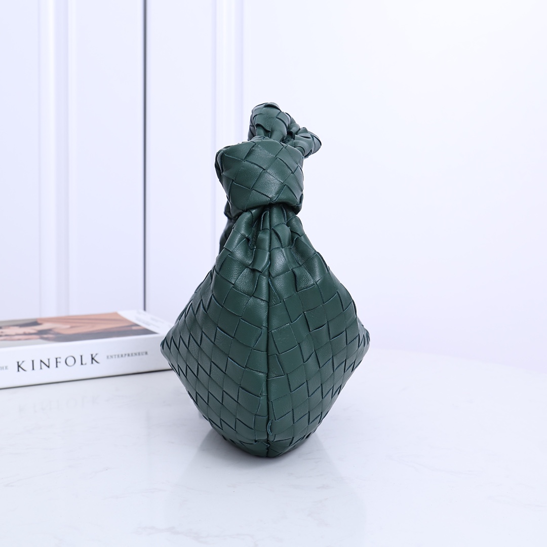 Bottega Veneta Teen Jodie - FashionPlug