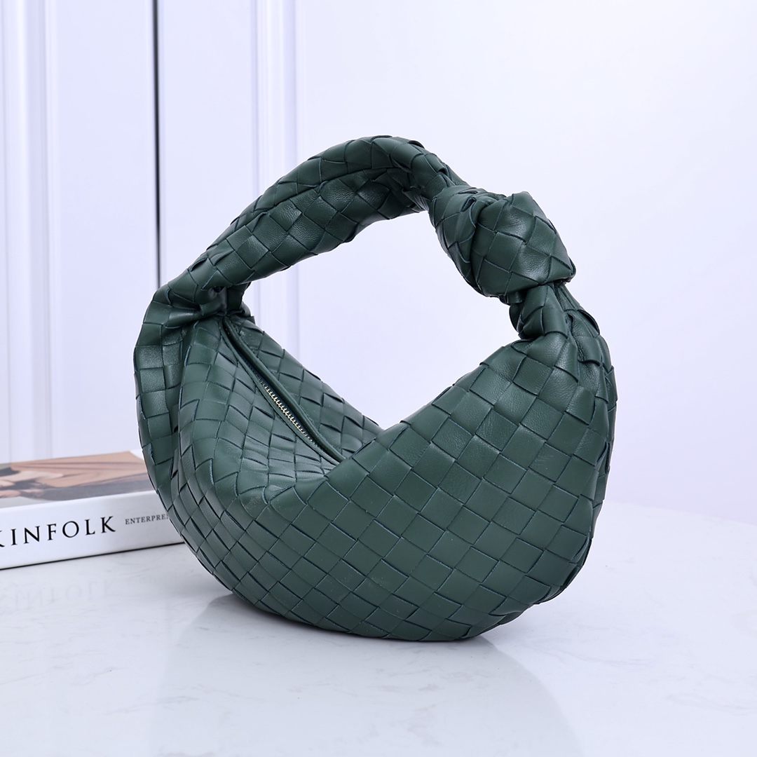 Bottega Veneta Teen Jodie - FashionPlug