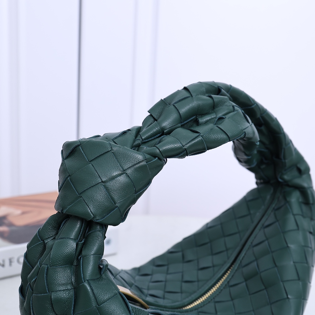 Bottega Veneta Teen Jodie - FashionPlug