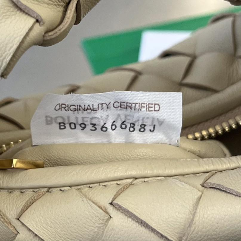 Bottega Veneta Candy Jodie - FashionPlug