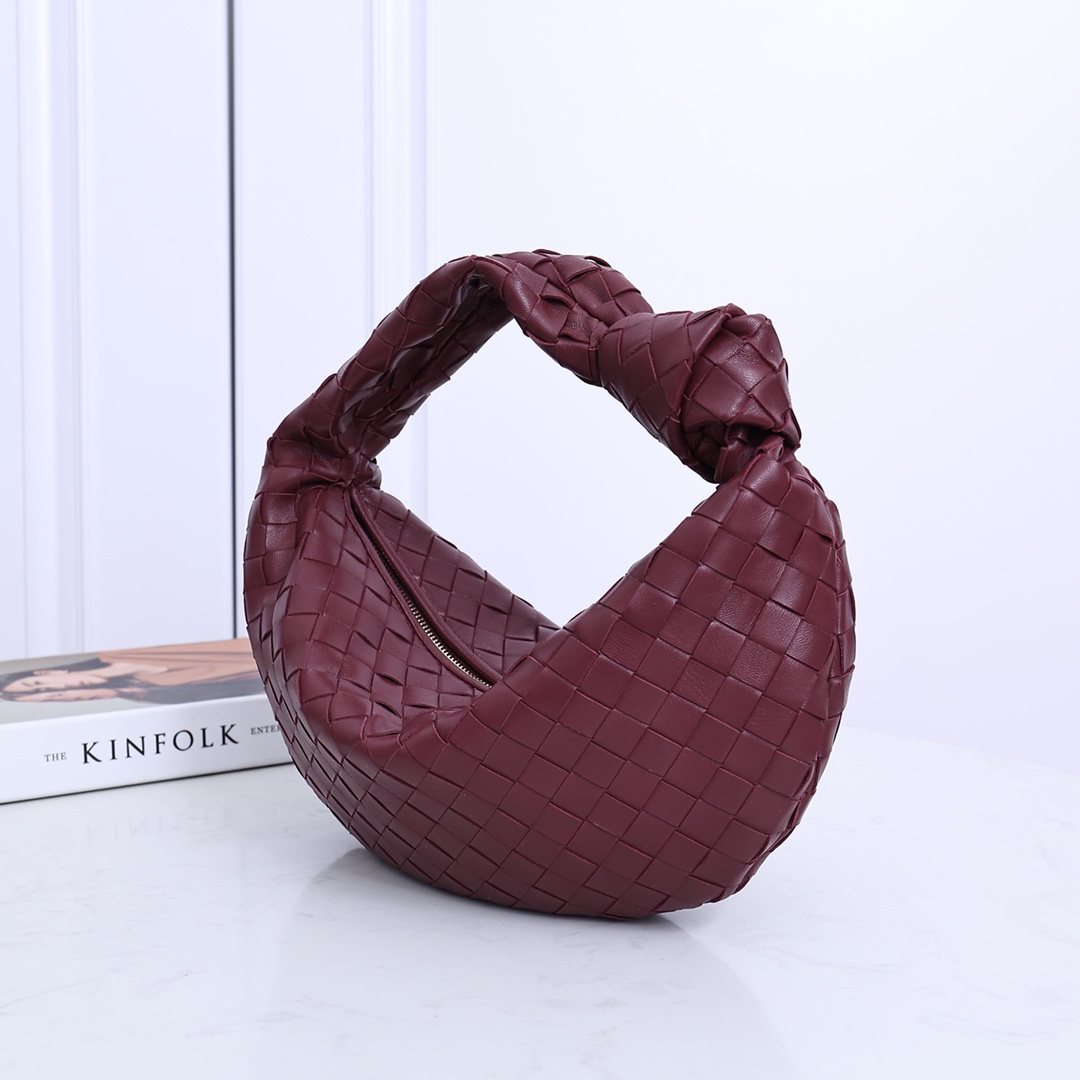 Bottega Veneta Teen Jodie - FashionPlug