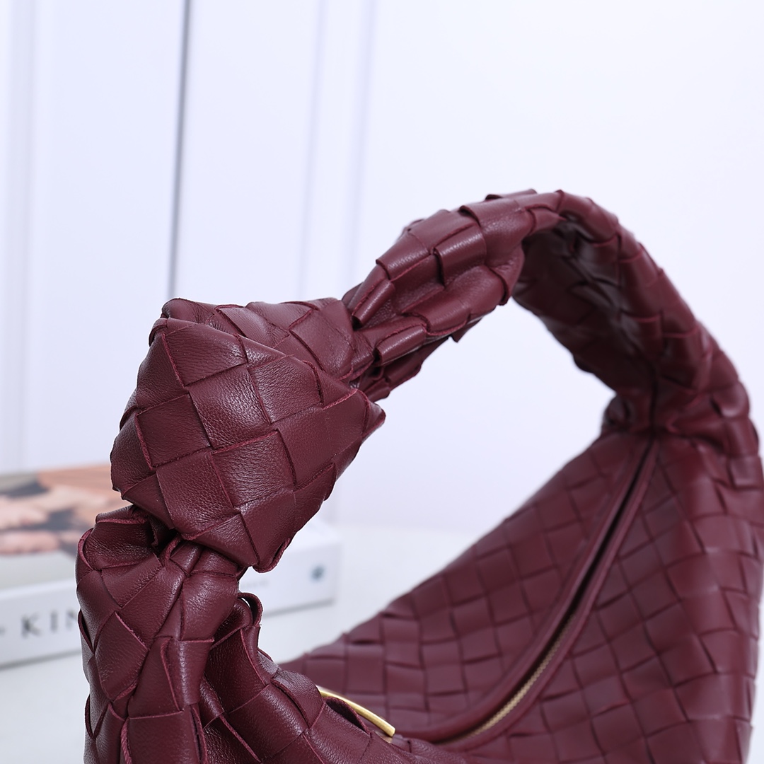 Bottega Veneta Teen Jodie - FashionPlug