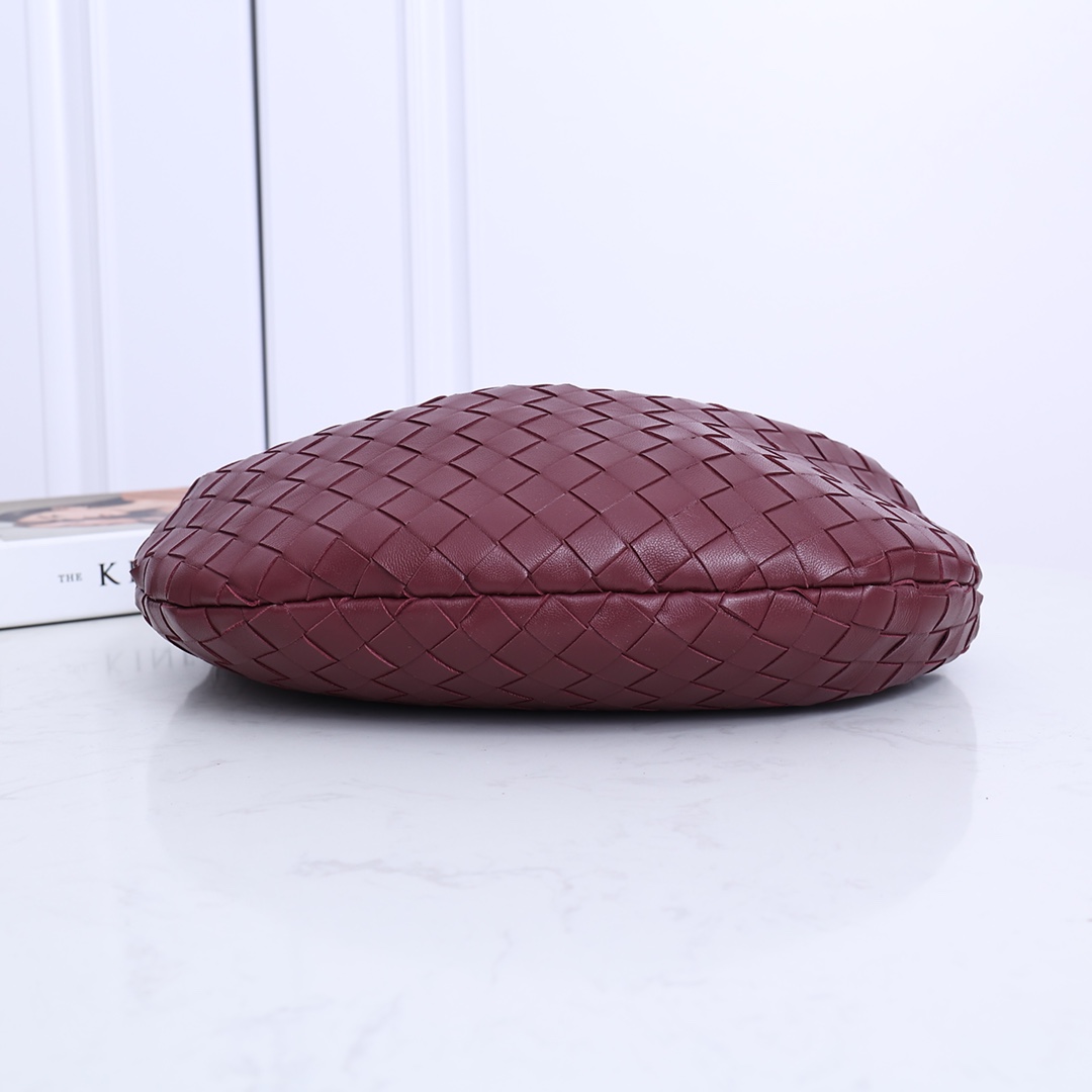 Bottega Veneta Teen Jodie - FashionPlug