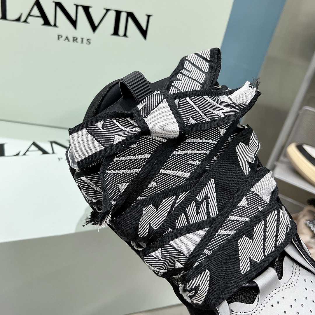Lanvin Curb Sneakers - FashionPlug