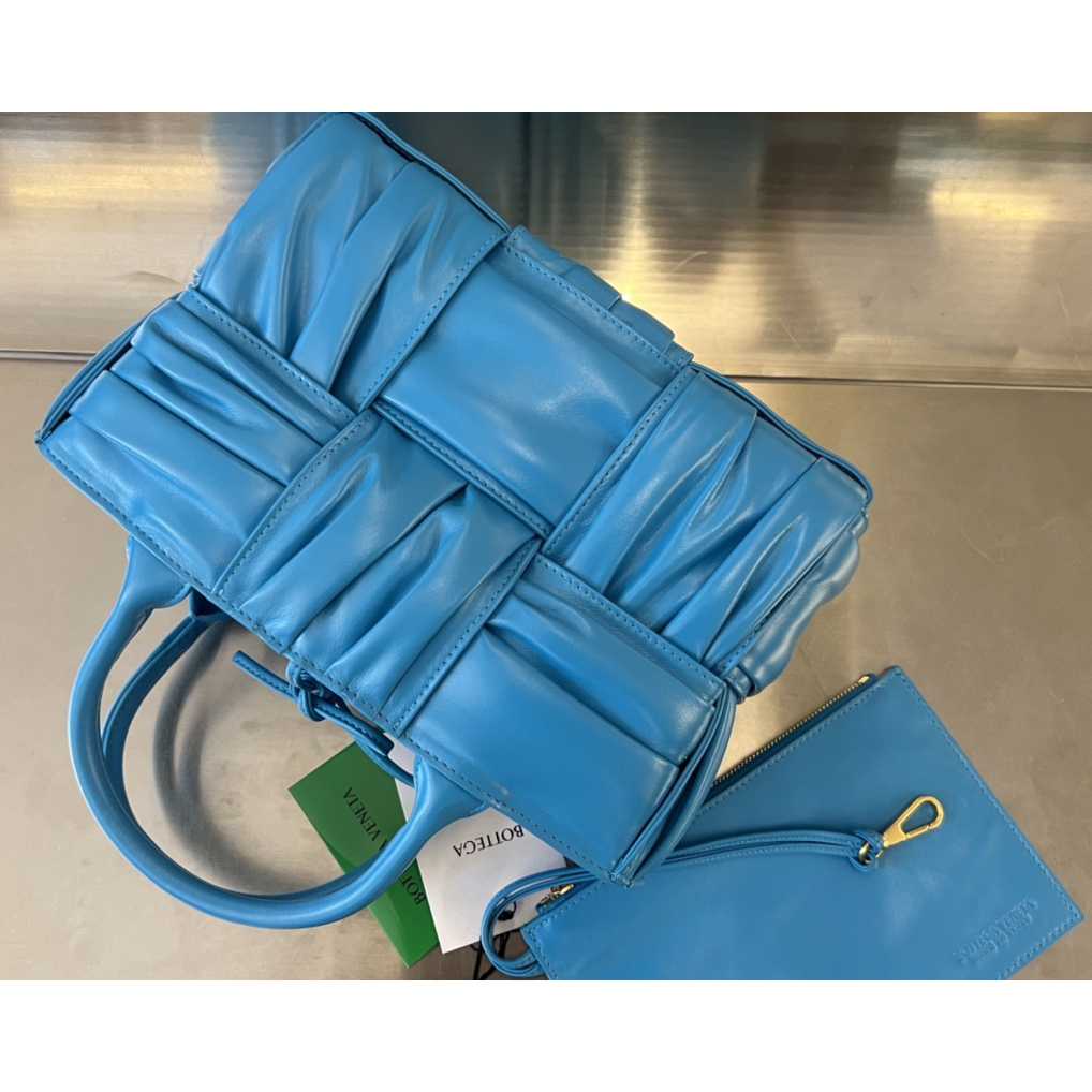 Bottega Veneta Mini Arco Tote Bag - FashionPlug