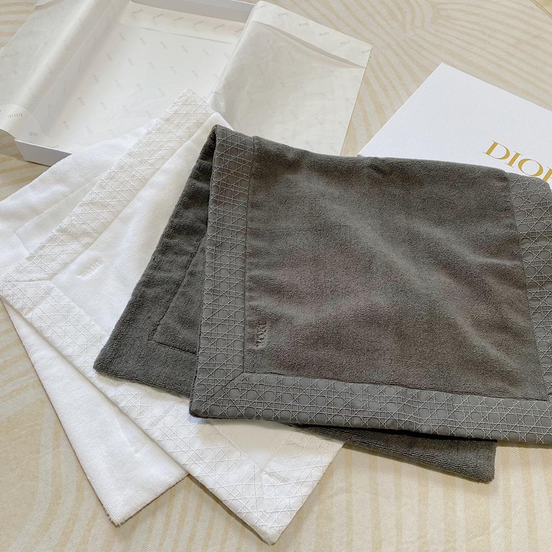Dior Bath Mat - FashionPlug