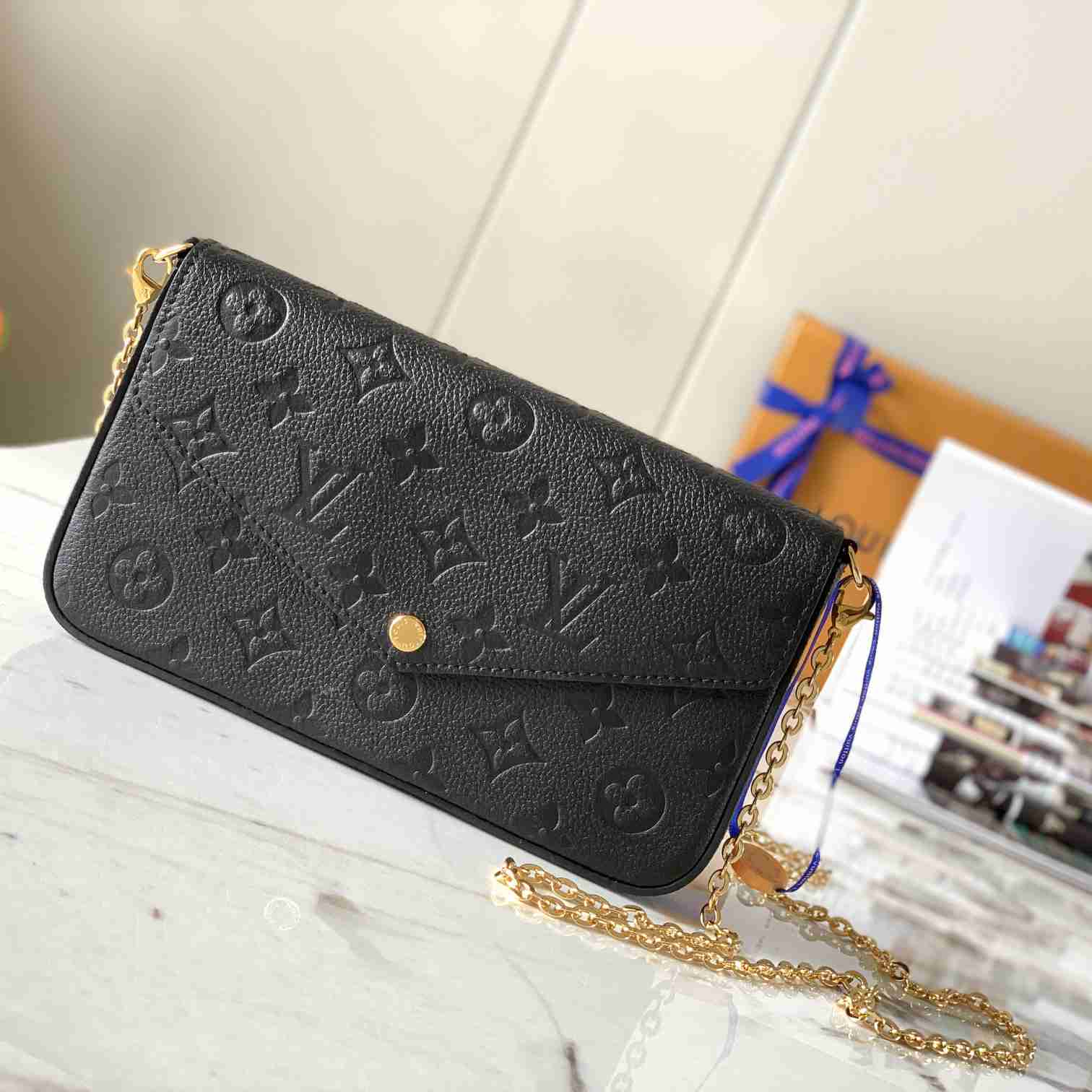 Louis Vuitton Félicie Pochette (21 x 12 x 3cm)   M64064 - FashionPlug