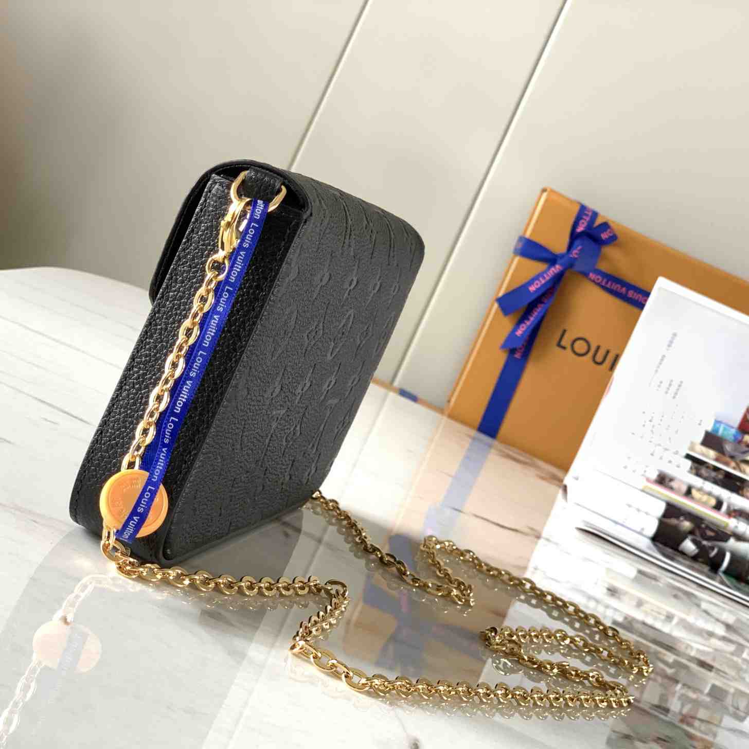 Louis Vuitton Félicie Pochette (21 x 12 x 3cm)   M64064 - FashionPlug