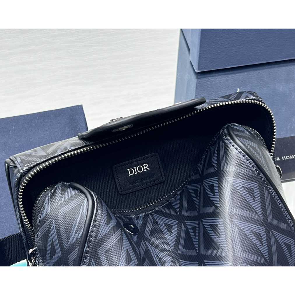 Dior Lingot Toiletry Case - FashionPlug