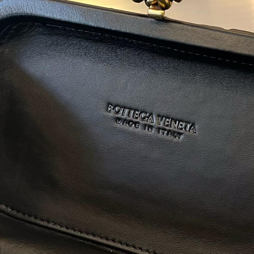 Bottega Veneta Knot - FashionPlug