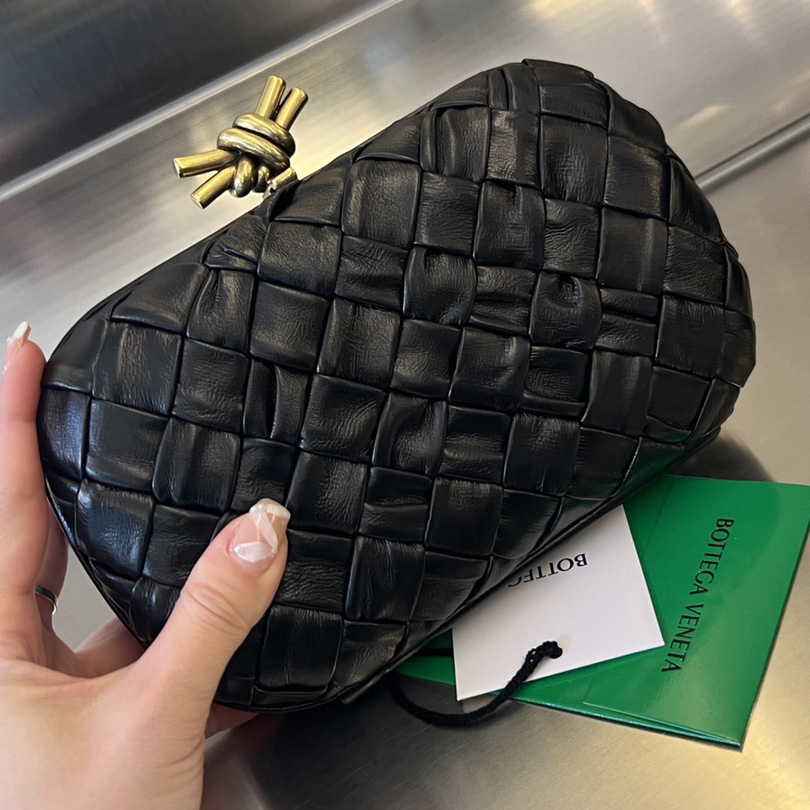 Bottega Veneta Knot - FashionPlug