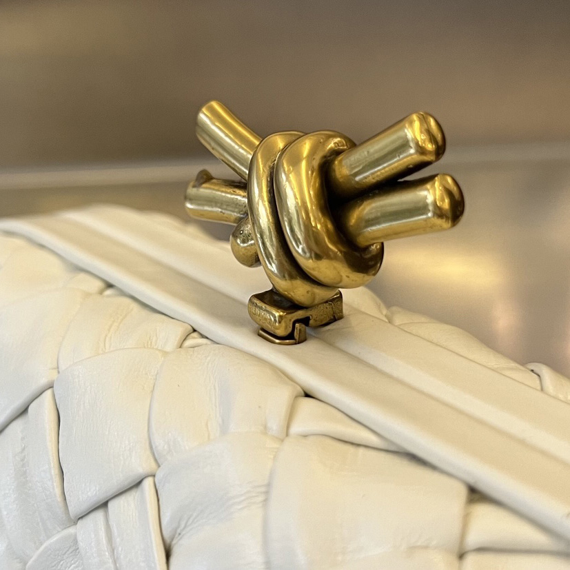 Bottega Veneta Knot - FashionPlug
