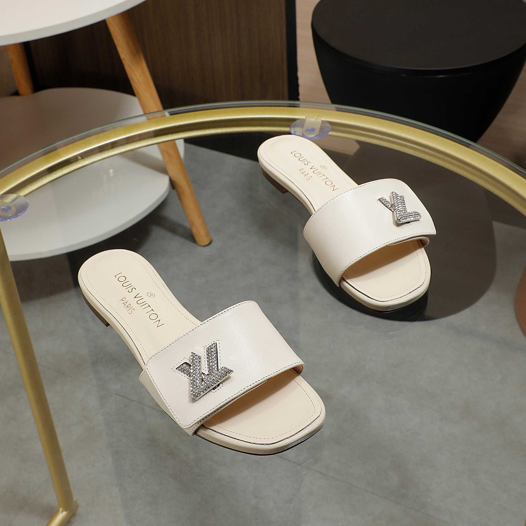 Louis Vuitton Shake Flat Mule       - FashionPlug