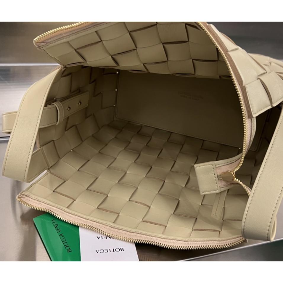 Bottega Veneta Bowling Cassette - FashionPlug