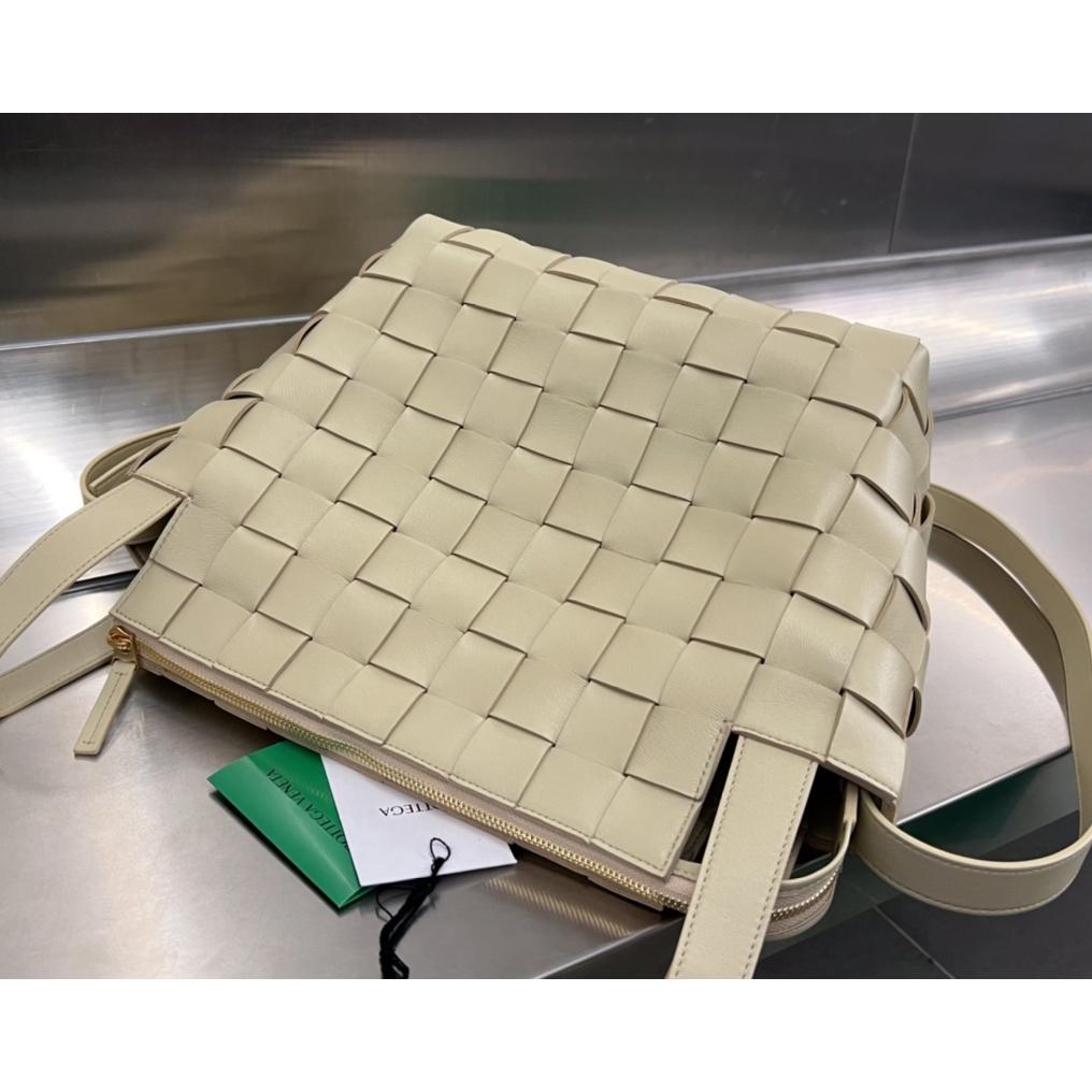 Bottega Veneta Bowling Cassette - FashionPlug