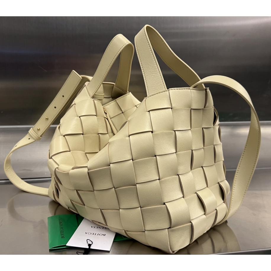Bottega Veneta Bowling Cassette - FashionPlug