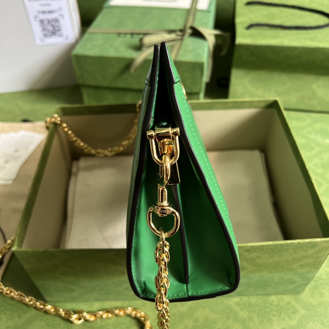 Gucci GG Matelassé Small Bag(26*17.5*8cm) - FashionPlug
