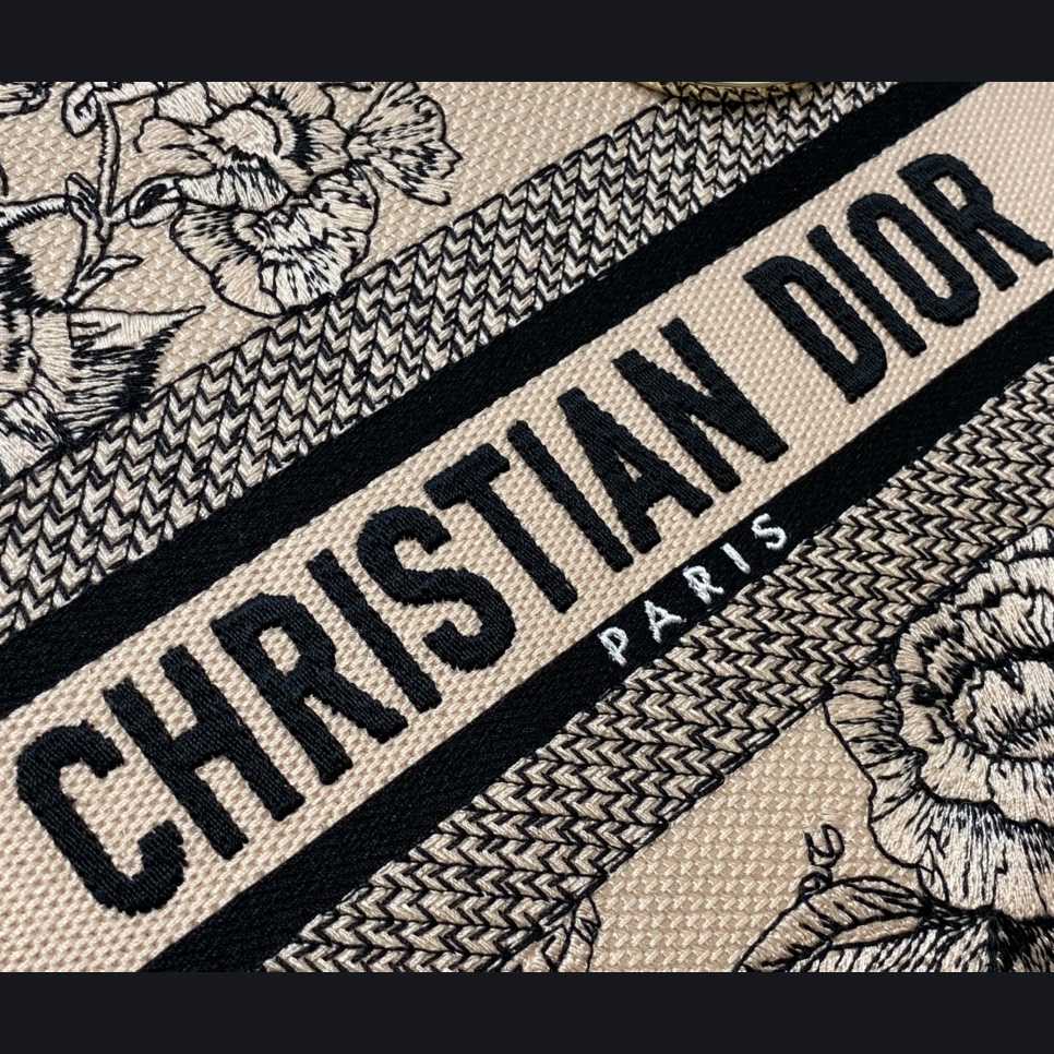 Dior Medium Lady D-lite Bag - FashionPlug