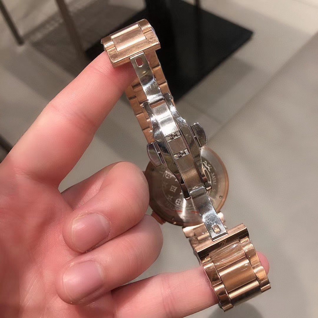 Louis Vuitton Watch - FashionPlug