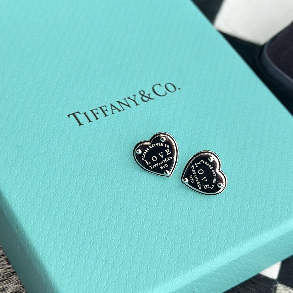 Tiffany&CO Heart Tag Earrings - FashionPlug