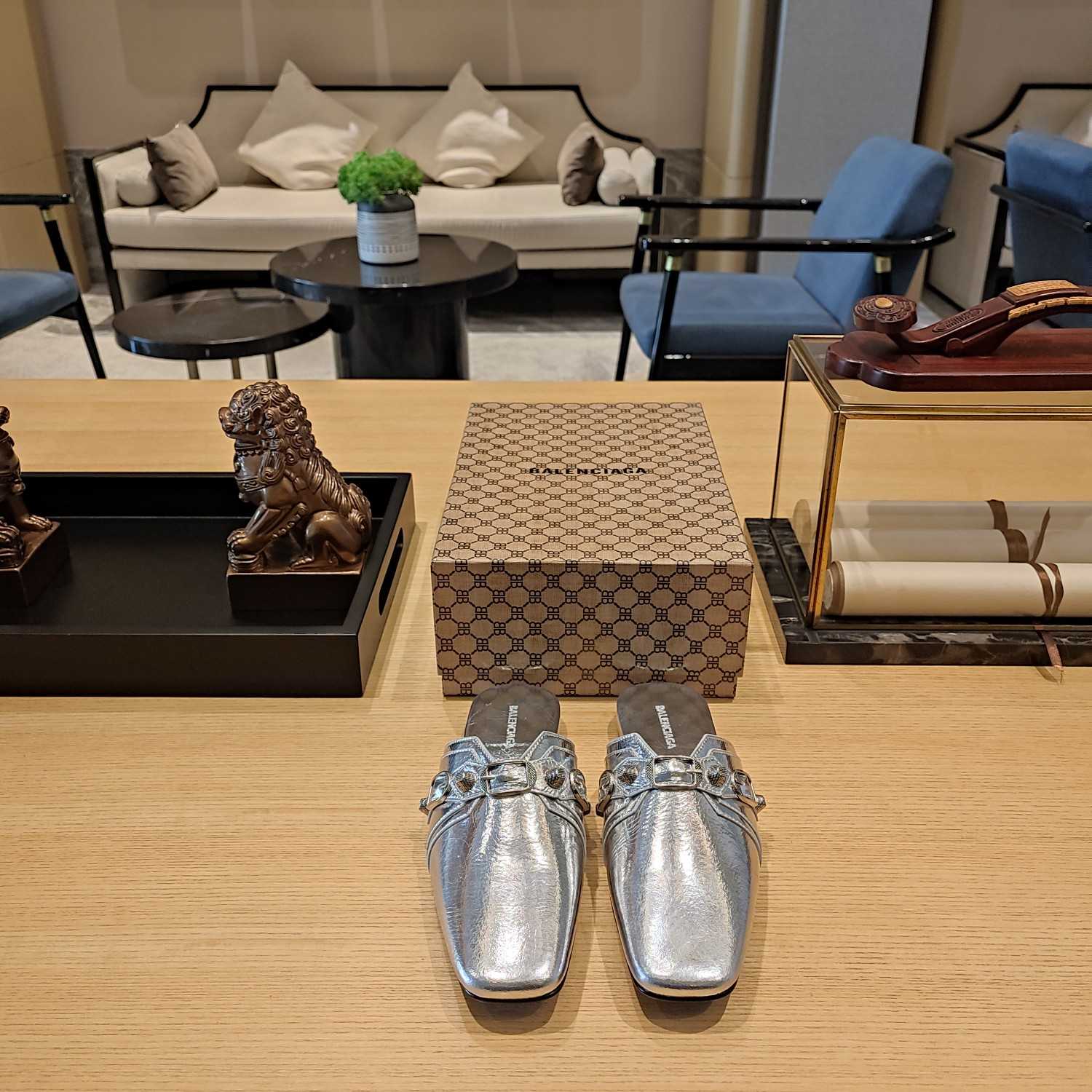 Balenciaga Women's Cosy Cagole Mule  - FashionPlug