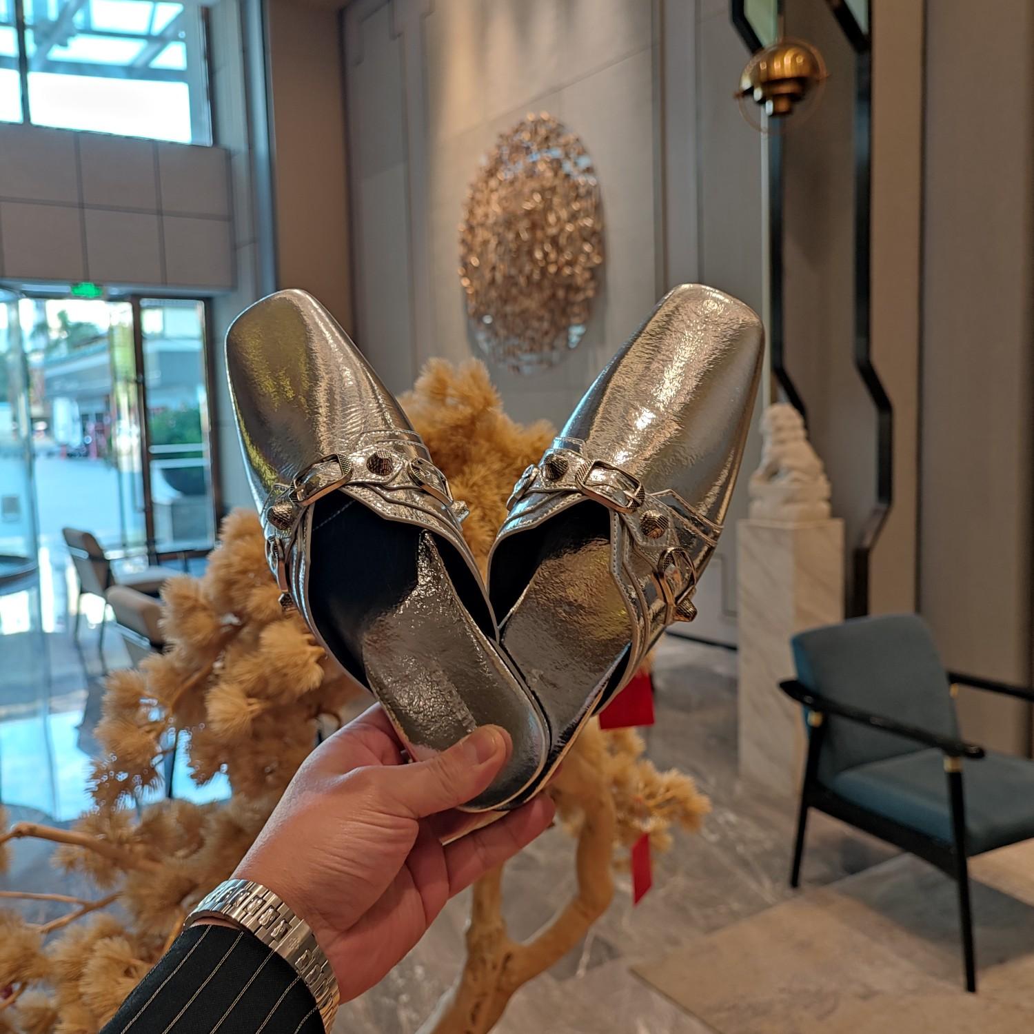 Balenciaga Women's Cosy Cagole Mule  - FashionPlug