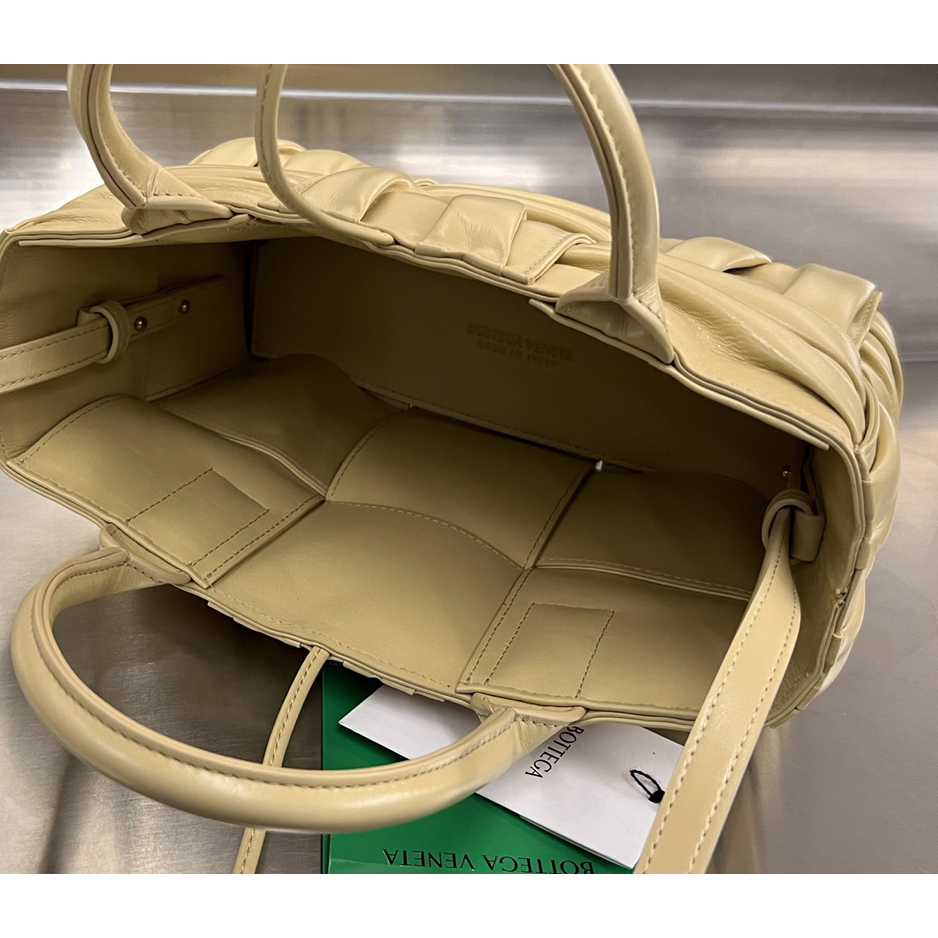 Bottega Veneta Mini Arco Tote Bag - FashionPlug