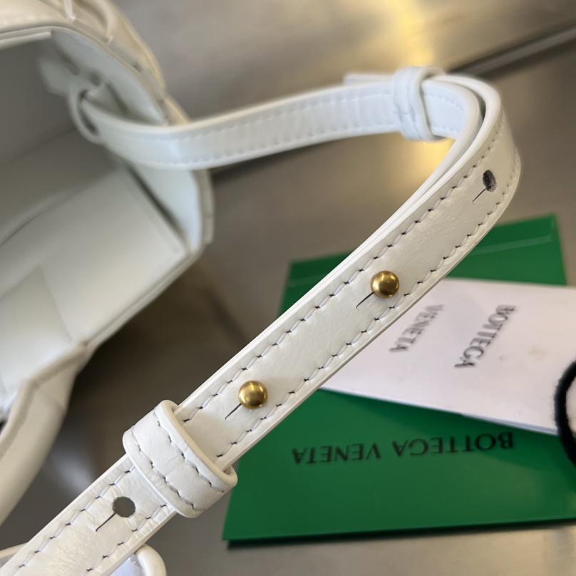 Bottega Veneta Mini Arco Tote Bag - FashionPlug