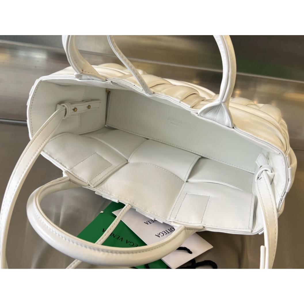 Bottega Veneta Mini Arco Tote Bag - FashionPlug