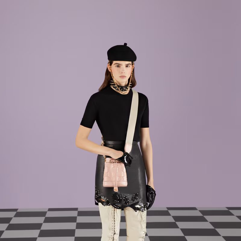 Gucci GG Matelassé Bucket Bag (17*20*10cm) - FashionPlug