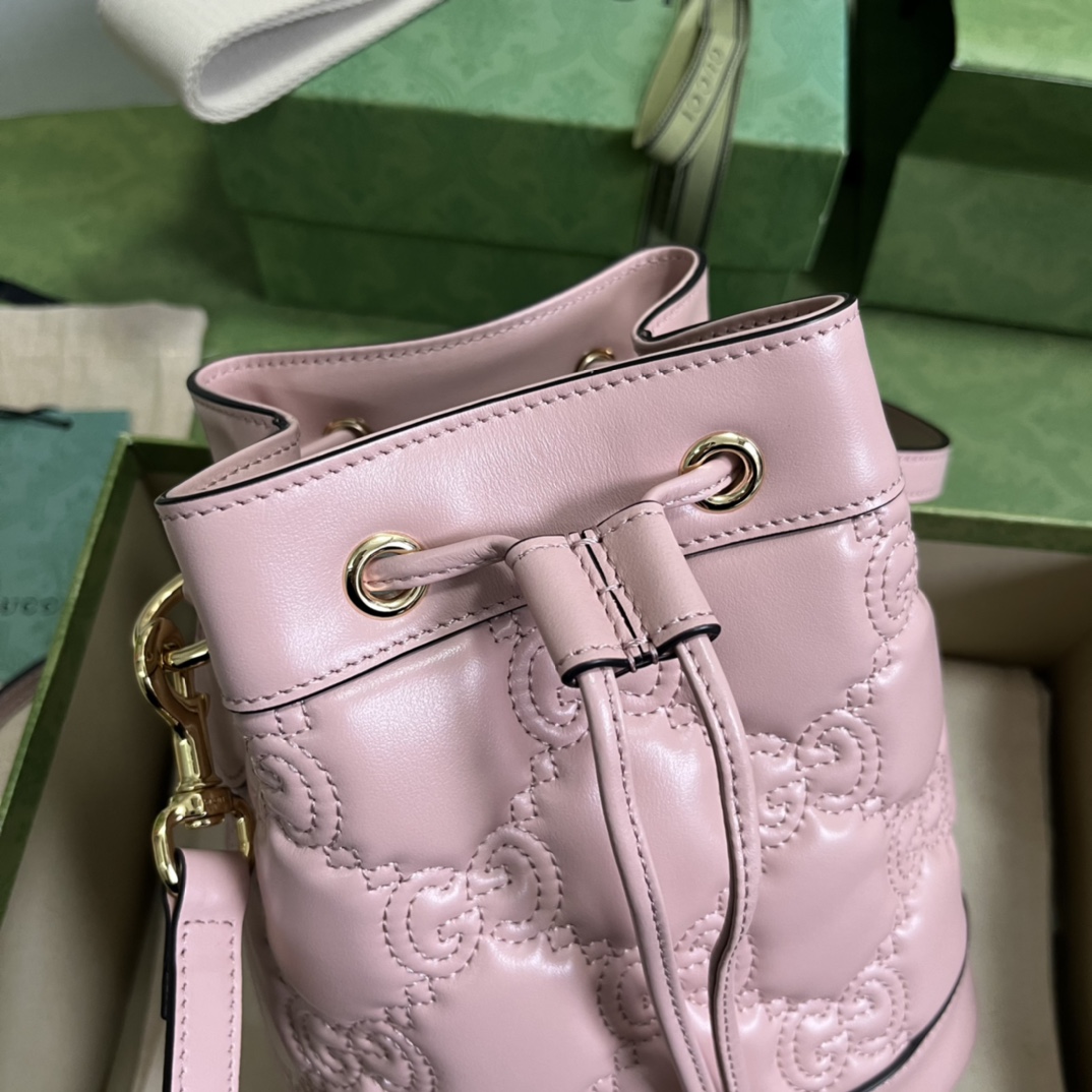 Gucci GG Matelassé Bucket Bag (17*20*10cm) - FashionPlug