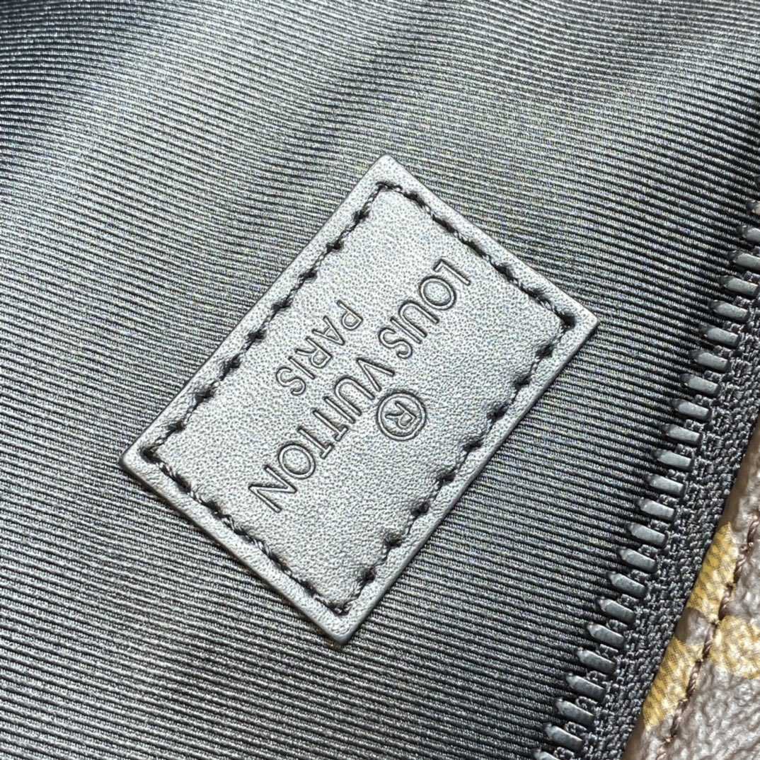 Louis Vuitton Discovery Backpack   M57965 - FashionPlug
