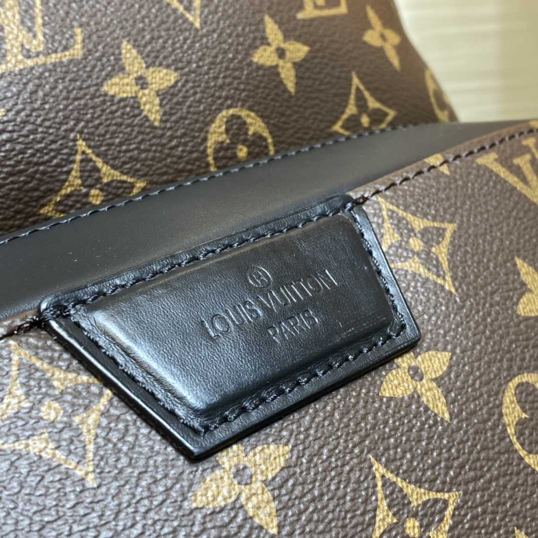 Louis Vuitton Discovery Backpack   M57965 - FashionPlug