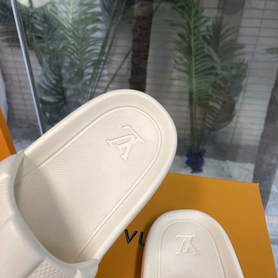 Louis Vuitton Waterfront Mules   1AAR9U - FashionPlug