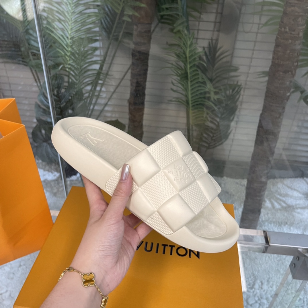 Louis Vuitton Waterfront Mules   1AAR9U - FashionPlug